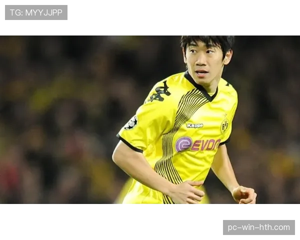 香川真司本赛季边路传中提升明显压制对手防线表现抢眼 香川真司本赛季边路传中提升明显压制对手防线表现抢眼
